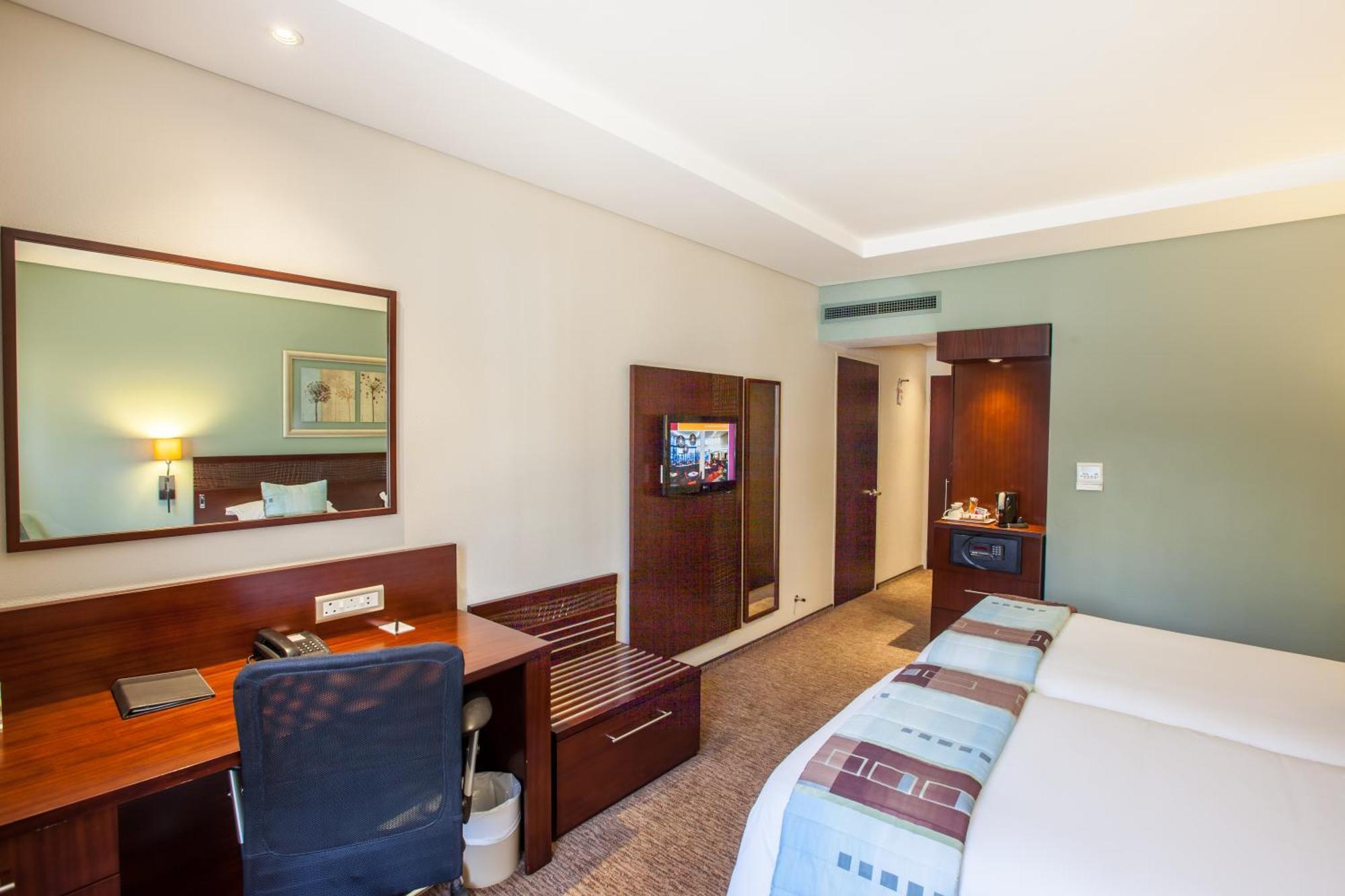 City Lodge Hotel Lynnwood Pretoria Room photo